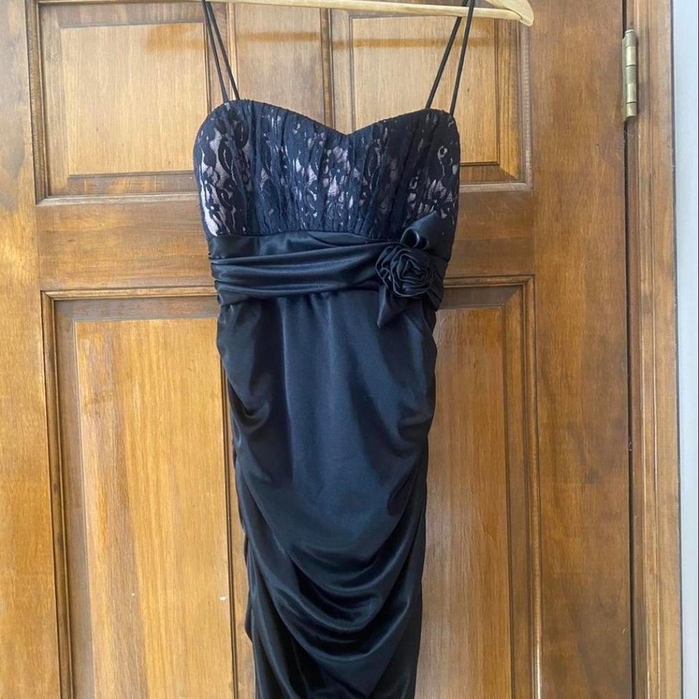 B. Smart Black Lace Mini Dress